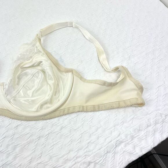 BUY 1 GET 1 FREE underscene 38c cream vintage bra - Picture 10 of 12